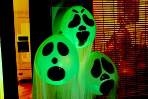 glow in the dark ghost balloons